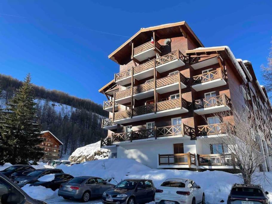 Allos, Logement Pieds Des Pistes, A 10 Minutes De La Base De Loisirs Esterno foto