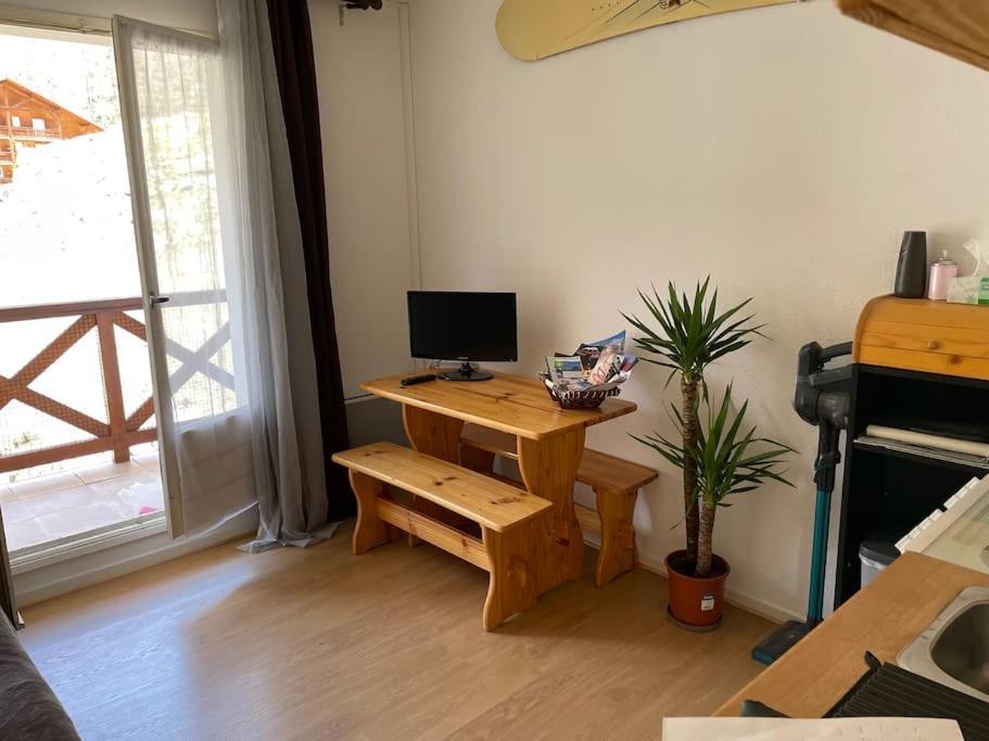 Allos, Logement Pieds Des Pistes, A 10 Minutes De La Base De Loisirs Esterno foto